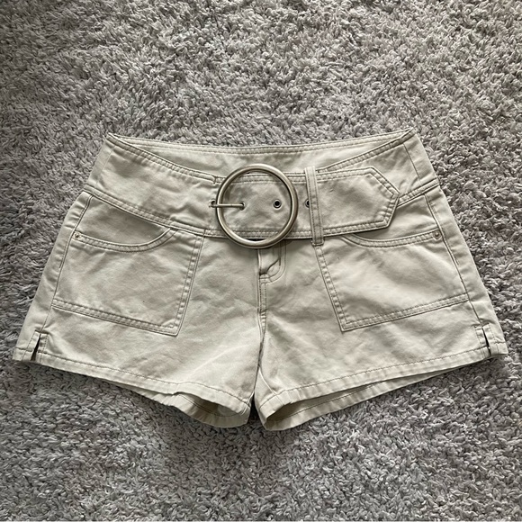 Angels Pants - Y2K Vintage Angels 2000s Tan Low-Rise Shorts With Belt